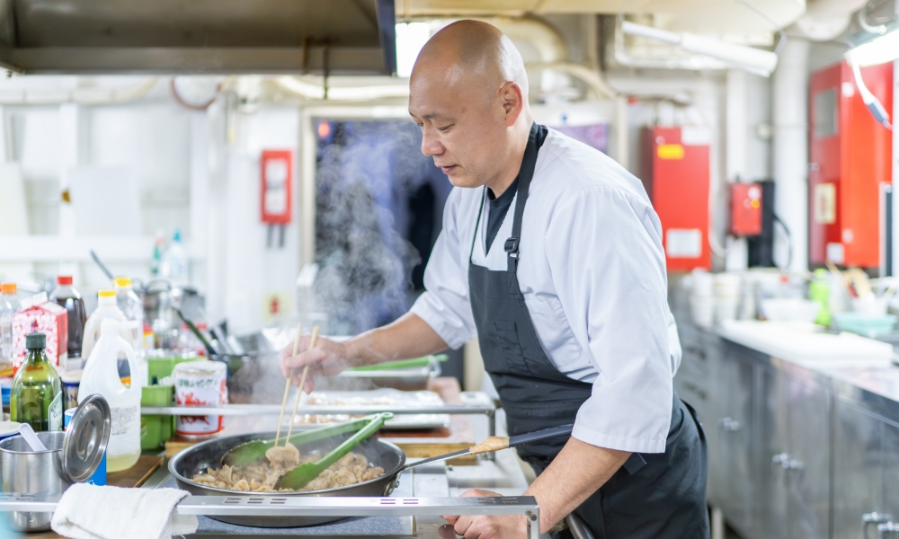料理中の司厨長
